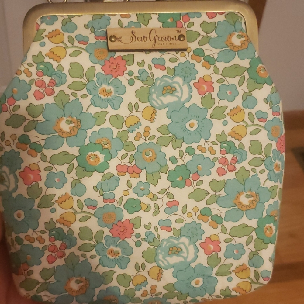 Sew Grown essential oil purse